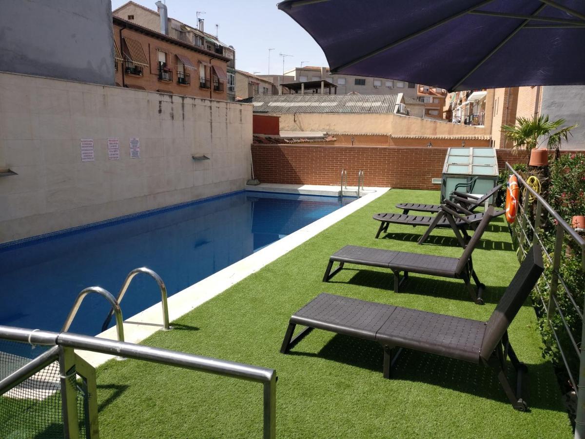 Hotel Apartamentos Don Juan I Alcala de Henares Exterior photo