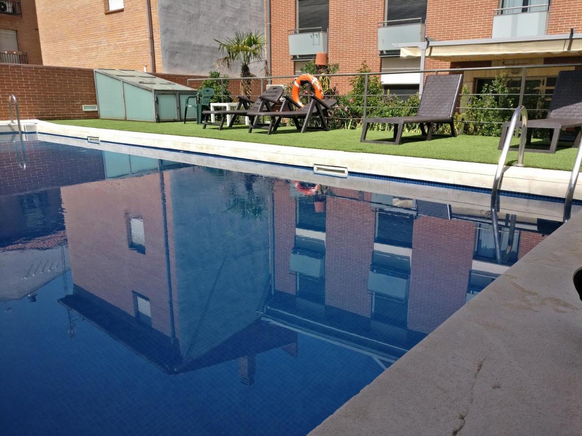 Hotel Apartamentos Don Juan I Alcala de Henares Exterior photo