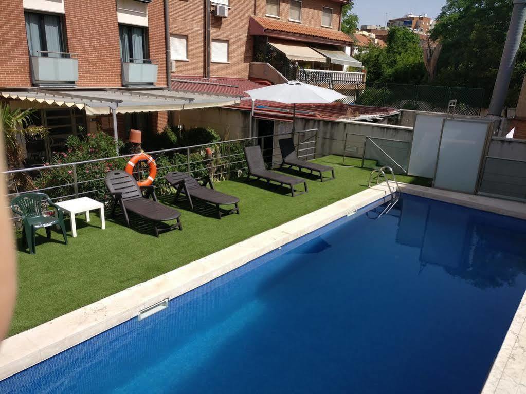 Hotel Apartamentos Don Juan I Alcala de Henares Exterior photo